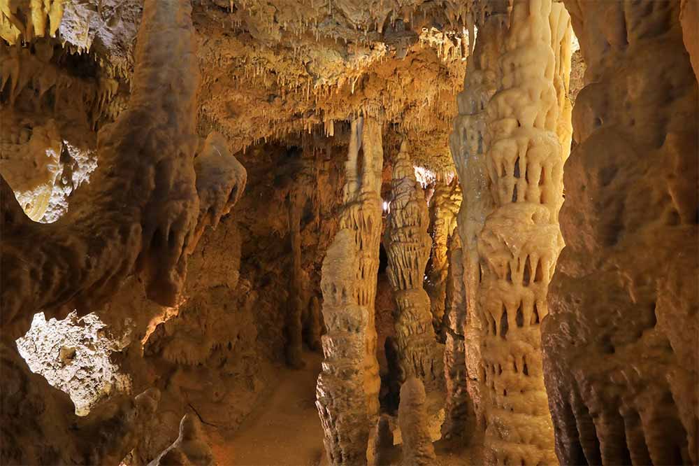 La grotte de Lastournelle à Ste Colombe de Villeneuve