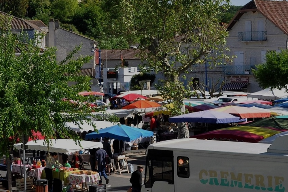 Marché traditionnel de Montaigu-de-Quercy 