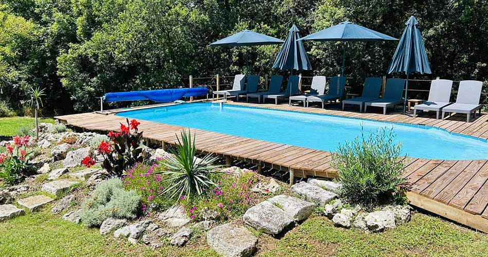 Une des deux piscines privées